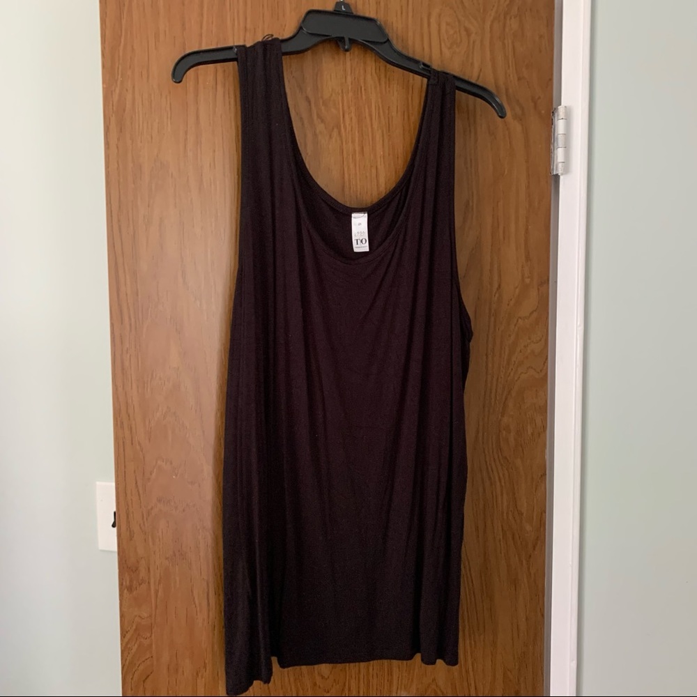 2x black tank